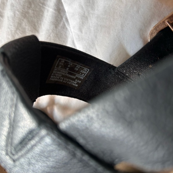 CLARKS WOMEN'S GISELLE STYLE SANDAL - Picture 9 of 10